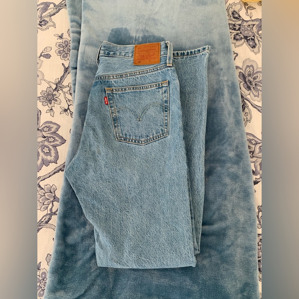 Levi’s Light Wash 501s
